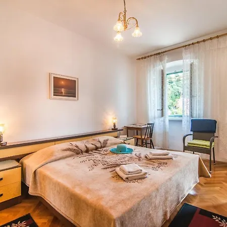 ゲストハウス Sandra ラバック