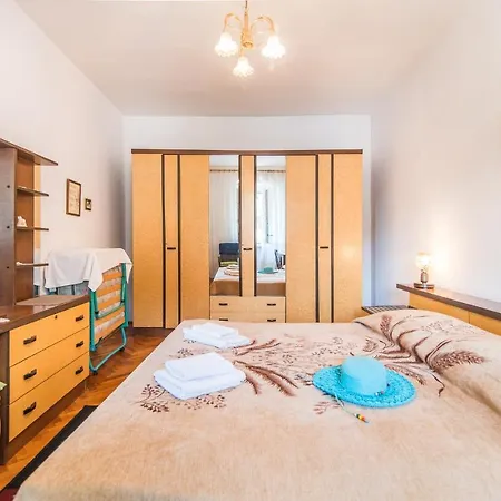 ゲストハウス Sandra